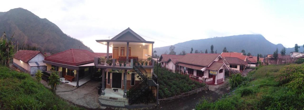 Homestay Anggun Bromo Exterior photo