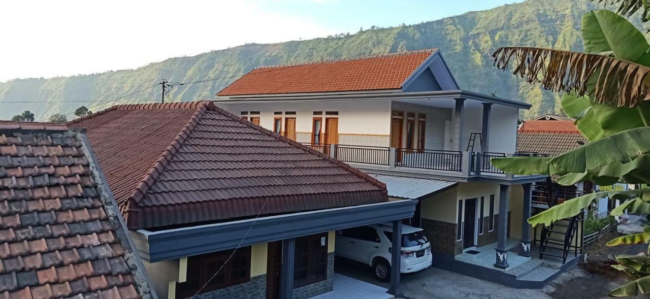 Homestay Anggun Bromo Exterior photo